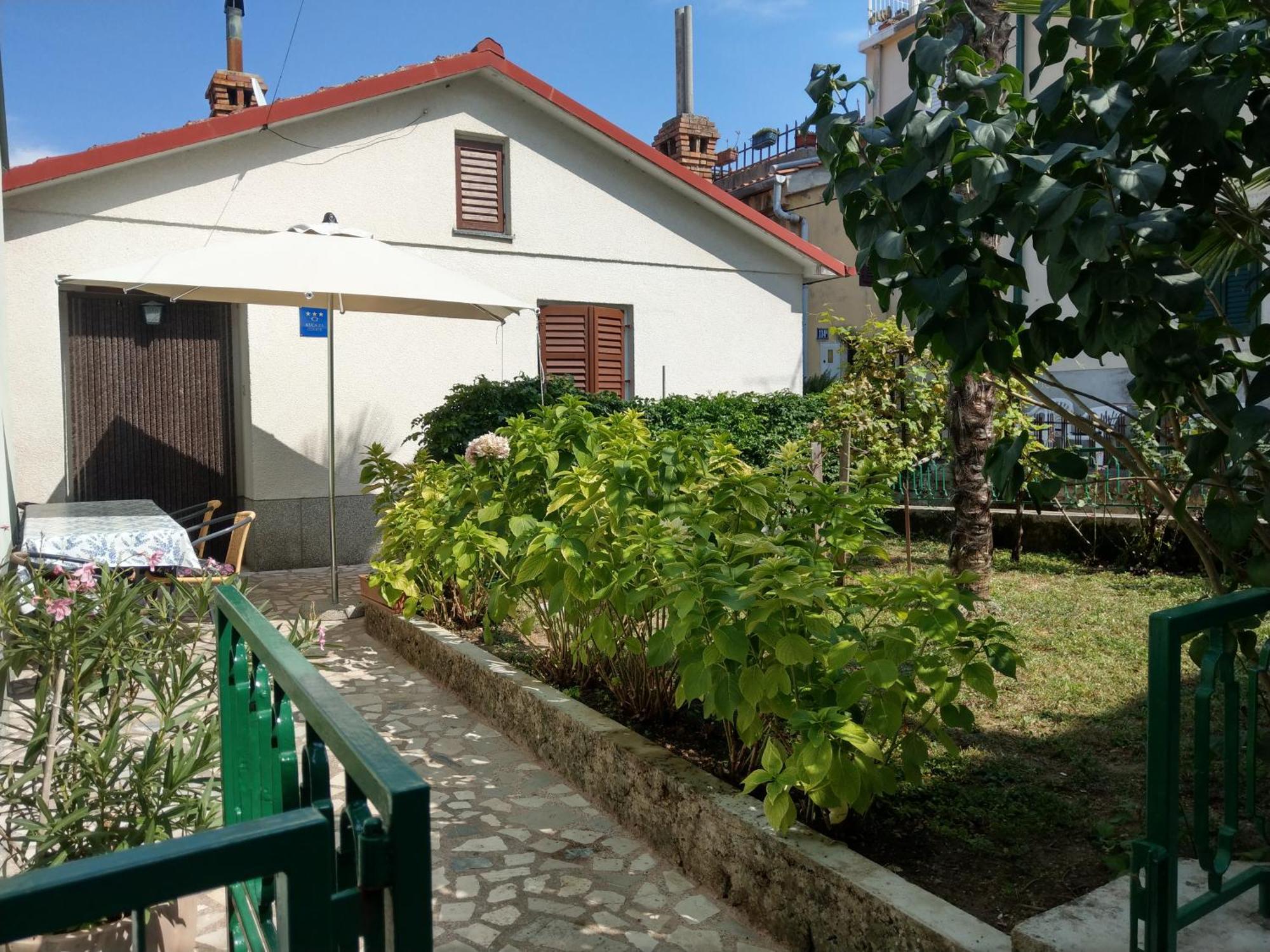 Holiday House Palma Dobrinj Exterior photo